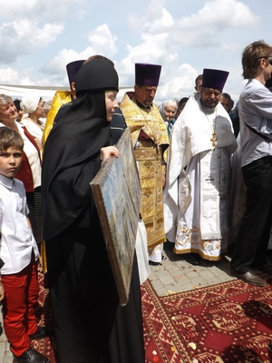 8 Дар сестер Спасо-Евфросиниеской обители.JPG